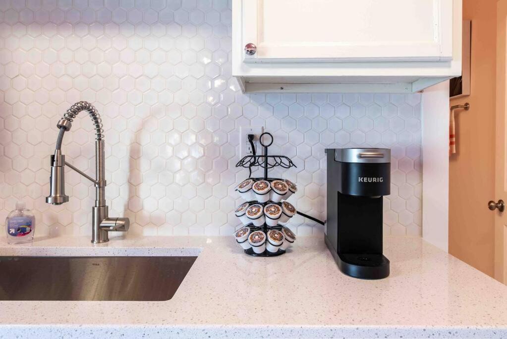 Blush And Bashful Germantown Two Bedroom Apartment Луисвилл Экстерьер фото